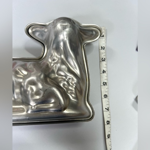 Vintage Aluminum Easter Lamb Sheep  - 2 Piece Cake/Baking Mold Pan - Picture 4 of 7
